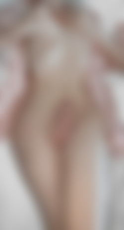 tsvanessa9in/pics/20201208-1409391957-Guess_who_s_getting_boobies_today_.jpg