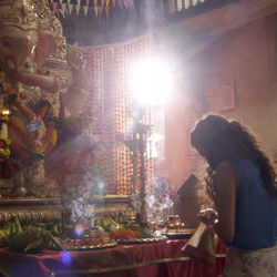 Sense8.S01.2160p.NF.WEB-DL.DDP.5.1.H.265-CHDWEB