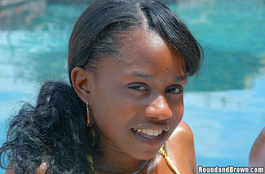 RoundNBrown - 2004-2010/[2005-06-13] C N C Sex Factory (Christine, Chasity, Bob)/c_n_c_sex_factory/christine-017.jpg