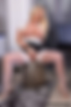 LucyZara2017/2017.02.02 White Stockings/lz_kitchen_white_stockings_28.jpg