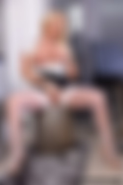 LucyZara2017/2017.02.02 White Stockings/lz_kitchen_white_stockings_27.jpg