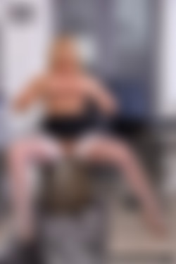 LucyZara2017/2017.02.02 White Stockings/lz_kitchen_white_stockings_32.jpg