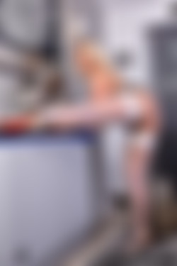 LucyZara2017/2017.02.02 White Stockings/lz_kitchen_white_stockings_36.jpg