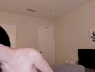 miraxo/cams/dommemira_xo_04112018_1924_mfc gray thigh highs.mp4